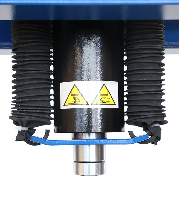 Air/Hydraulic Press 50,000kg